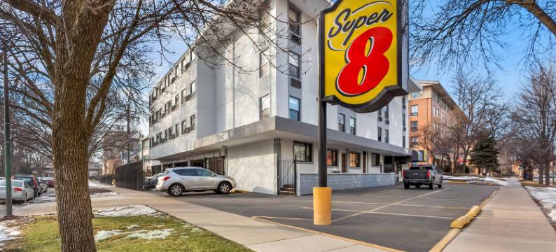 伊利诺伊州芝加哥温德姆速 8 酒店(Super 8 by Wyndham Chicago IL)图片