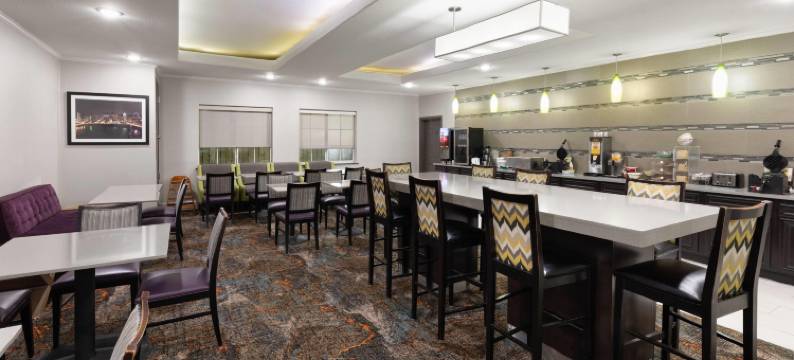 凯尔南奥斯汀拉昆塔温德姆套房酒店(La Quinta Inn & Suites by Wyndham Kyle - Austin South)图片