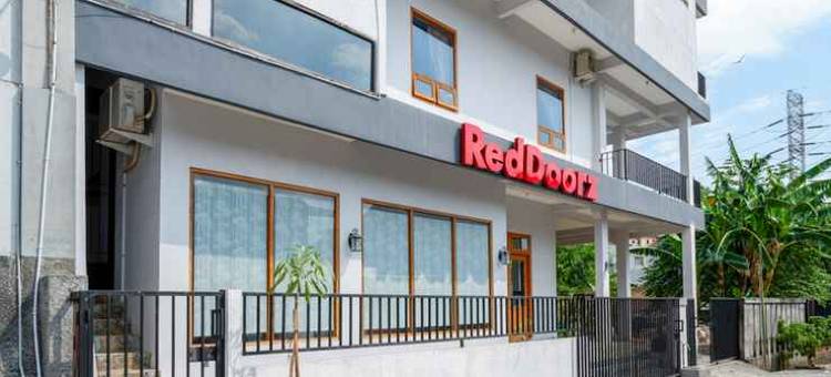 RedDoorz酒店靠近三宝洞2号(RedDoorz Syariah Near Kawasan Sam Poo Kong 2)图片
