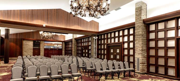 费尔蒙特贾斯珀帕克小屋(Fairmont Jasper Park Lodge)图片