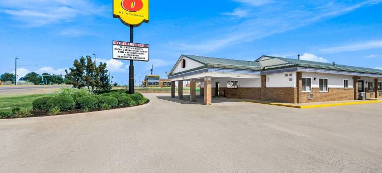 西罗亚斯普林斯速8酒店(Super 8 by Wyndham Siloam Springs)图片