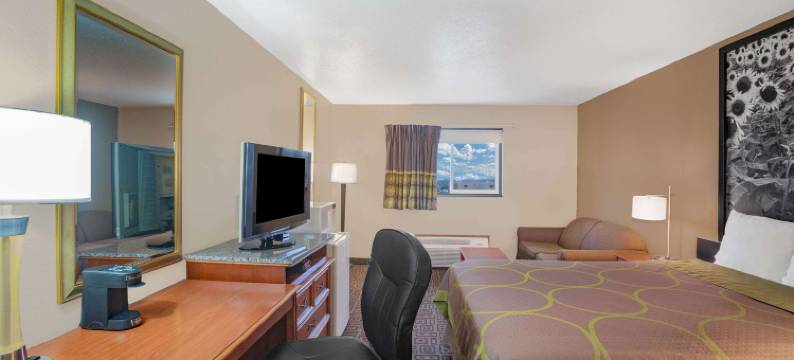 麦迪逊速8酒店(Super 8 by Wyndham Fort Madison)图片