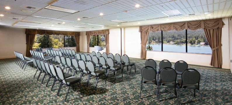 坦普林河畔红狮酒店(Red Lion Hotel Templin's on the River)图片