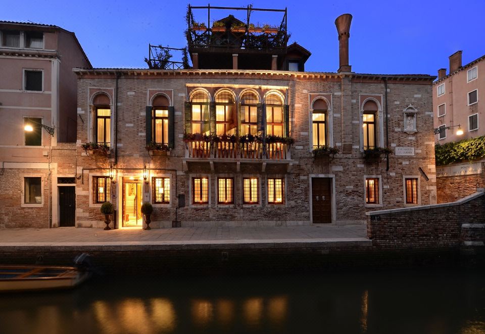 Palazzetto MadonnaOver view