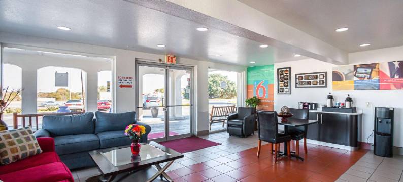 圆石城6号汽车旅馆(Motel 6 Round Rock, TX)图片