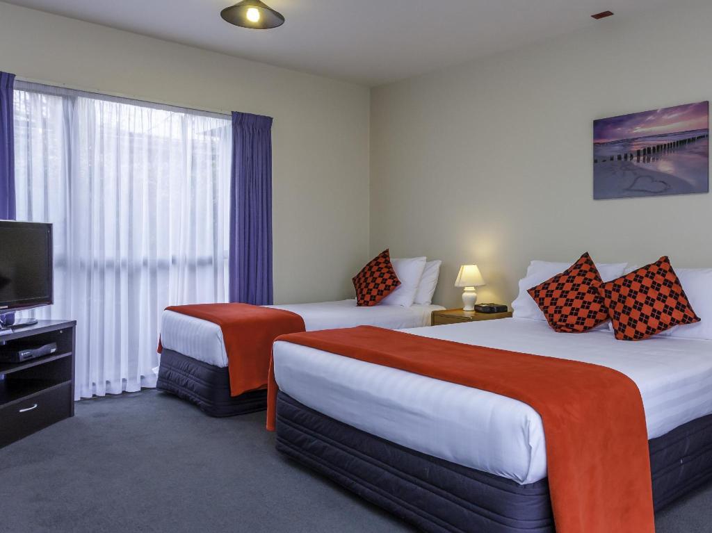 Deans Bush MotelOver view