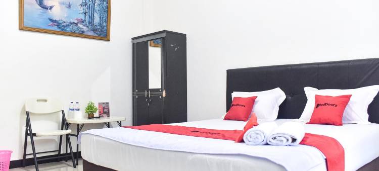 红多兹酒店-近苏丹哈桑丁机场2号(RedDoorz Near Sultan Hasanuddin Airport 2)图片