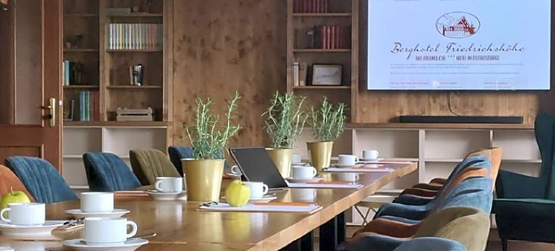 弗里德里希斯霍厄山酒店(Berghotel Friedrichshöhe - Sauna, Pool & Natur)图片