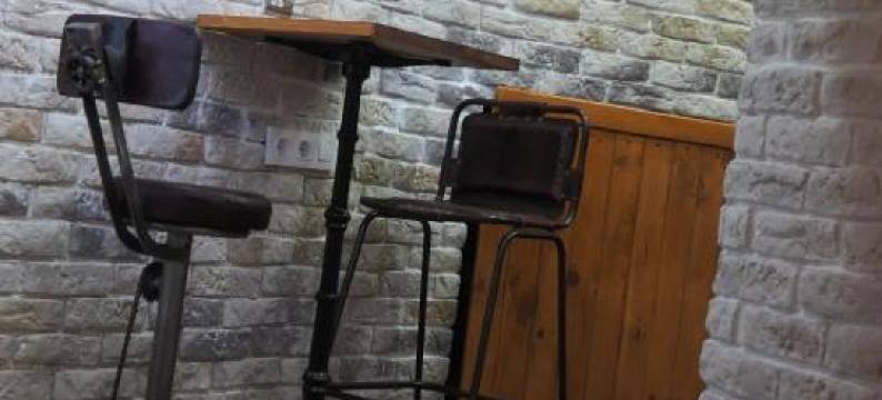 公寓(Tiny Apartment on the Roof Touching Gibraltar)图片