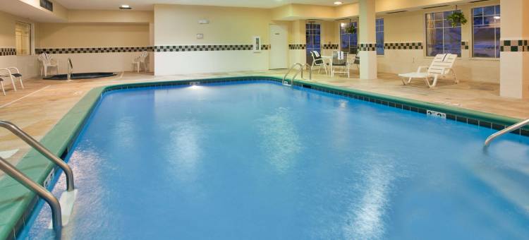 伊利诺伊州布卢明顿诺莫尔西丽怡酒店(Country Inn & Suites by Radisson, Bloomington-Normal West, IL)图片