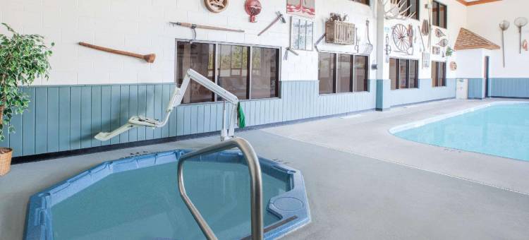 霍顿湖速8酒店(Super 8 by Wyndham Houghton Lake)图片