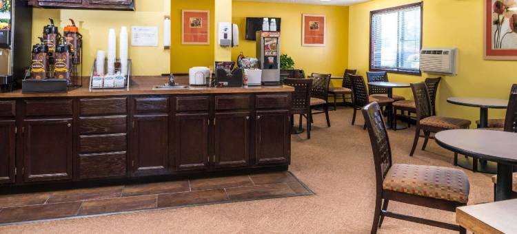 林肯西温德姆速8酒店(Super 8 by Wyndham Lincoln West)图片