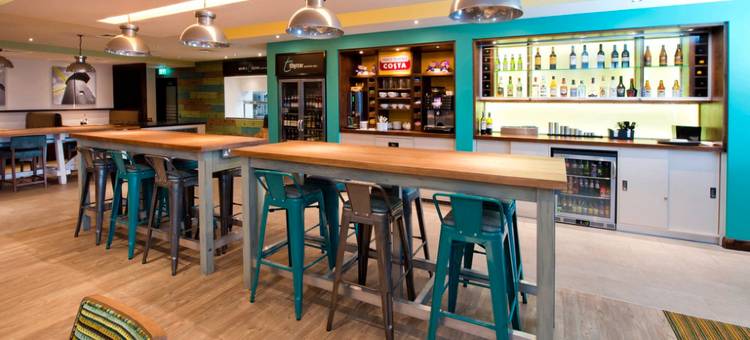 泰晤士畔斯坦斯普瑞米尔酒店(Premier Inn Staines Upon Thames)图片