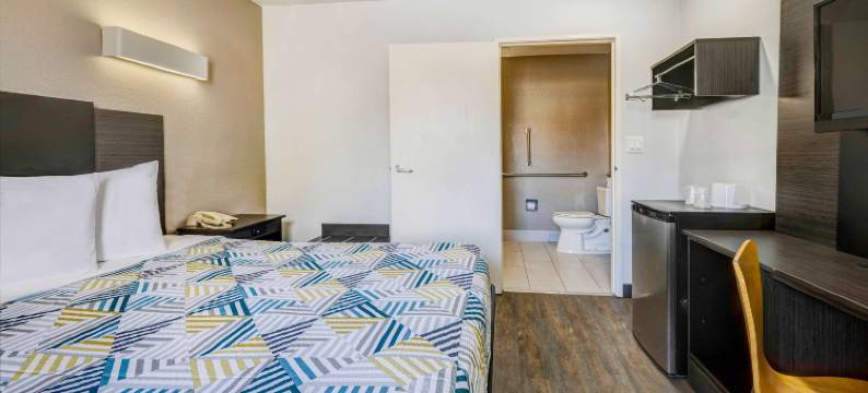 德克萨斯登顿 - 北德克萨斯大学 6 号汽车旅馆(Motel 6 Denton, TX - UNT)图片