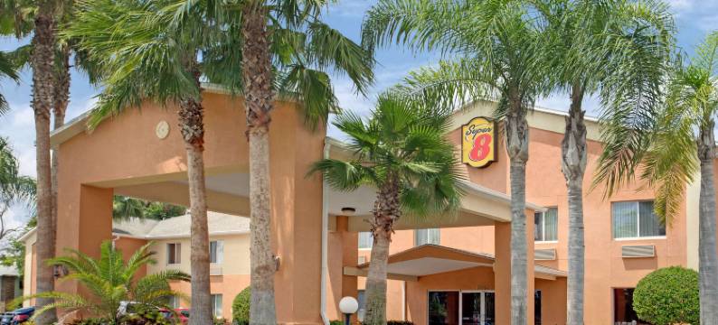 代托纳比奇速8酒店(Super 8 by Wyndham Daytona Beach)图片