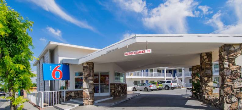 加利福尼亚市中心圣贝纳迪诺 6 号汽车旅馆(Motel 6 San Bernardino, CA - Downtown)图片