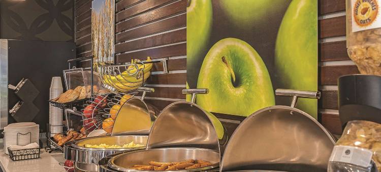 莱西奥林匹亚拉昆塔温德姆酒店(La Quinta Inn by Wyndham Olympia - Lacey)图片