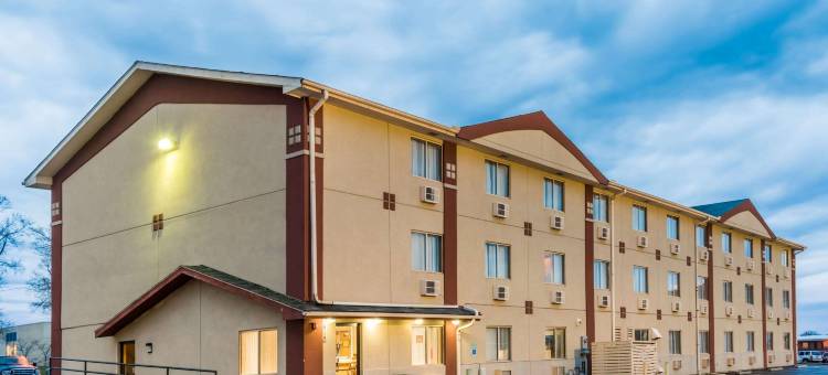 布卢明顿速8酒店(Super 8 by Wyndham Bloomington)图片