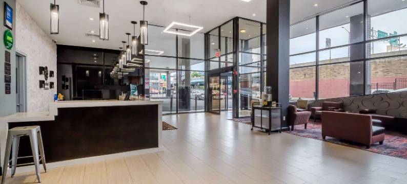 舒适套房酒店-近体育场(Comfort Inn & Suites Near Stadium)图片