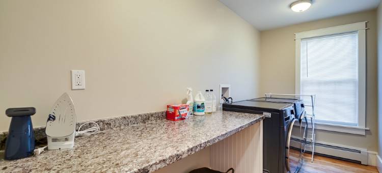 在卢特兰市中心更新的房子，靠近坡道(Updated Home in Heart of Rutland, Near Slopes)图片