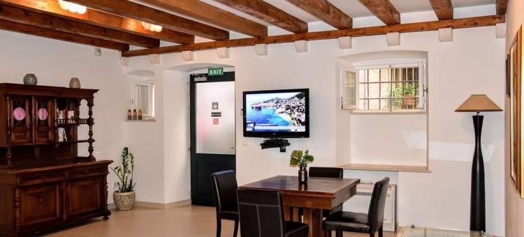 赛林伽公寓(Celenga Apartments with Free Offsite Parking)图片