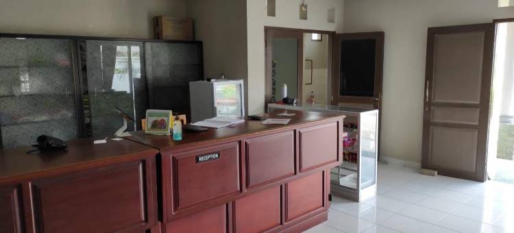 OYO 93051 Wisma Syariah Buloe Near Lapangan Abubakar Lambogo Batili Enrekang图片