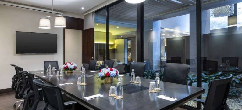 93 奢华套房住宅酒店(93 Luxury Suites and Residences)图片