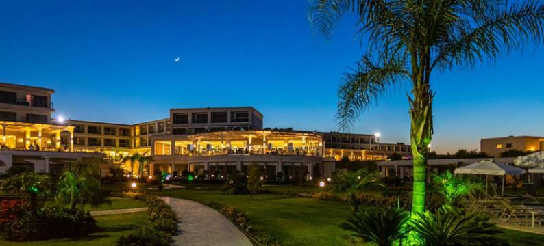 阿斯特里亚斯海滩度假村(Asterias Beach Resort)图片