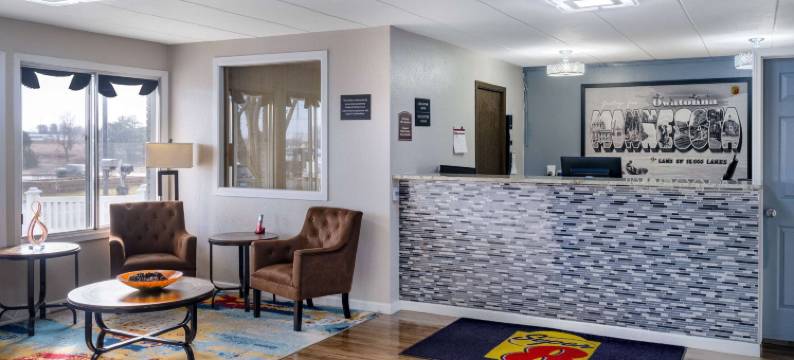 奥瓦通纳速8酒店(Super 8 by Wyndham Owatonna)图片