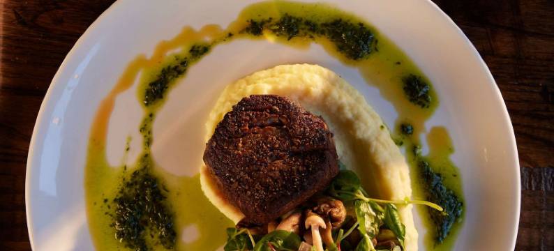 河屋旅馆(Riverhouse Lodge)图片