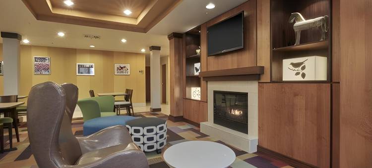 万枫旅馆及套房伯灵顿酒店(Fairfield Inn & Suites Burlington)图片