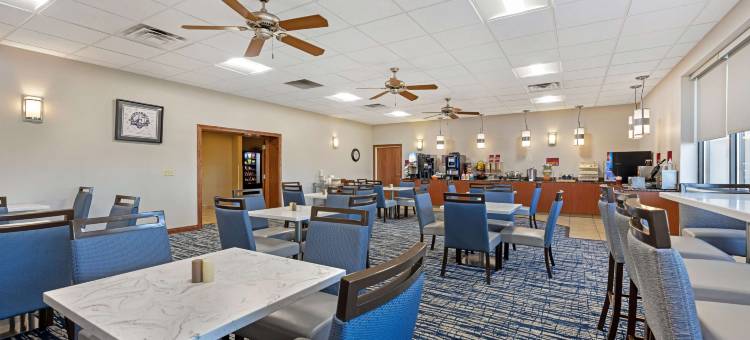 米德内布拉斯贝斯特韦斯特优质套房酒店(Best Western Plus Mid Nebraska Inn  Suites)图片