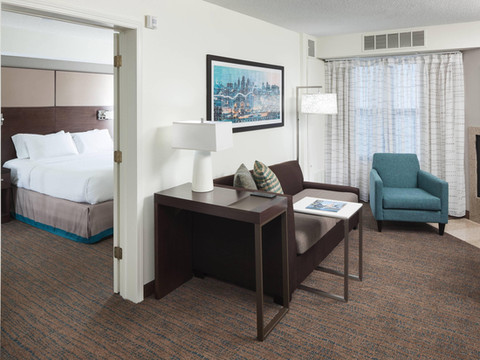 堪萨斯城乡村俱乐部广场居家旅馆