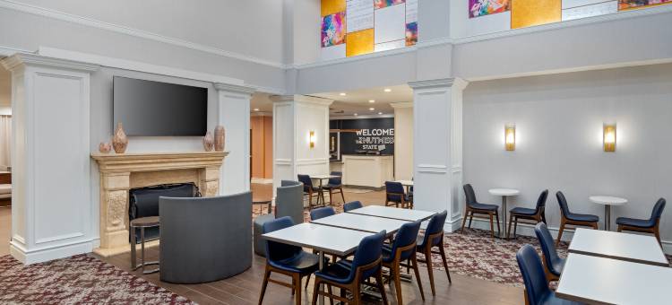 法明顿欢朋套房酒店(Hampton Inn & Suites Hartford/Farmington)图片