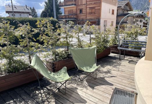 Apartment 100 m2 Megève Centre near Church -Skis at feetHotel Overview