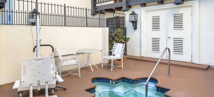 卡宾特里拉贝斯特韦斯特优质酒店(Best Western Plus Carpinteria Inn)图片