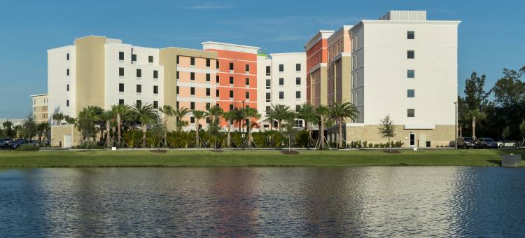 希尔顿在佛罗里达州卡纳维拉尔角Cruise Port的Home2套房(Home2 Suites by Hilton Cape Canaveral Cruise Port)图片