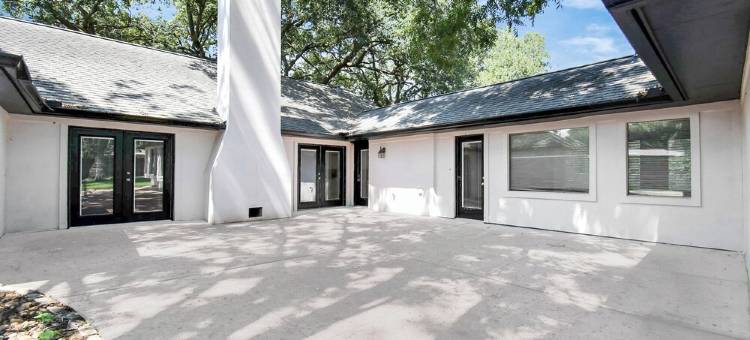 Spacious Modern Cottage Perfect for Families & Pets ~ Gated Parking ~ Sleeps 9+图片