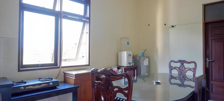 红门酒店-近三宝垄迪波内戈罗大学2号(RedDoorz Near Universitas Diponegoro Semarang 2)图片