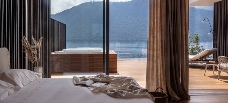 湖边Laqua(Laqua by the Lake)图片