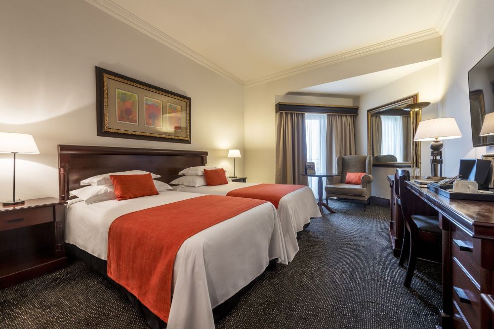 Hotel Alvalade Over view