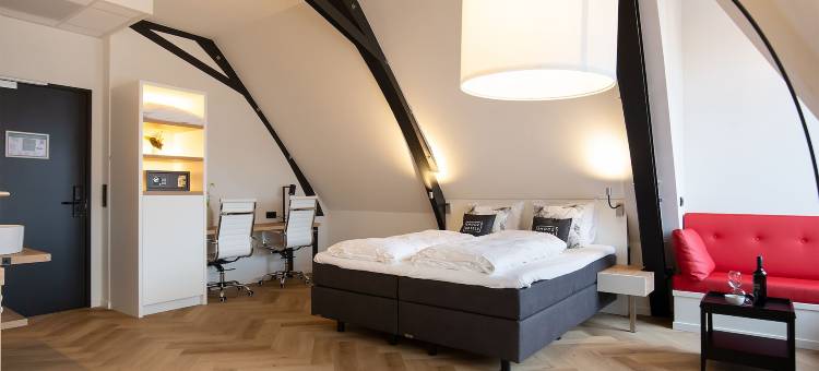Snoozz酒店(Snoozz Hotels Bolsward Boutique Hotel Zonder Receptie Met Digitale Sleutel)图片