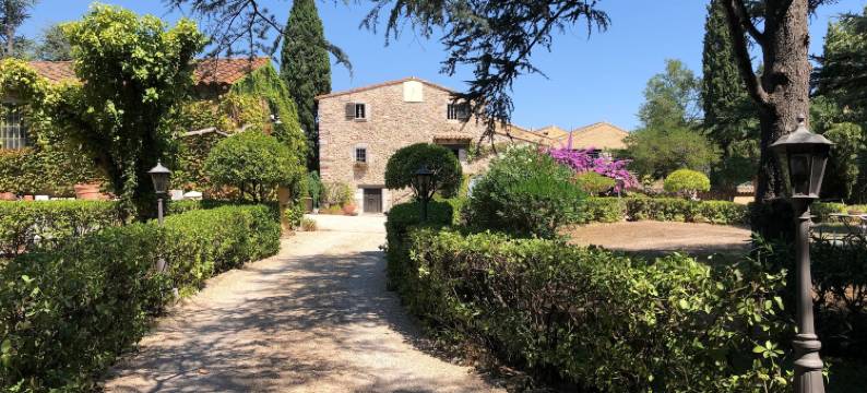 Mimosa农场(Masia Mimosa Completa)图片