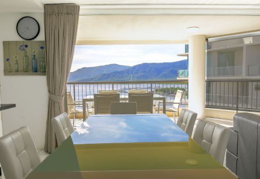 Cairns Aquarius Hotel Overview