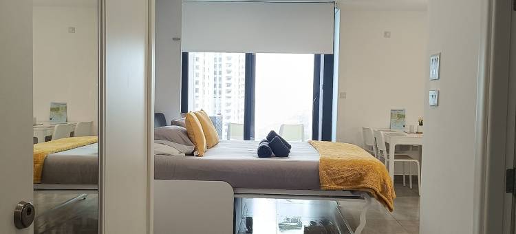 E1宽敞开间，海景和海滩景观，高楼层(E1 Spacious Studios, Sea and Beach Views, High Floor)图片