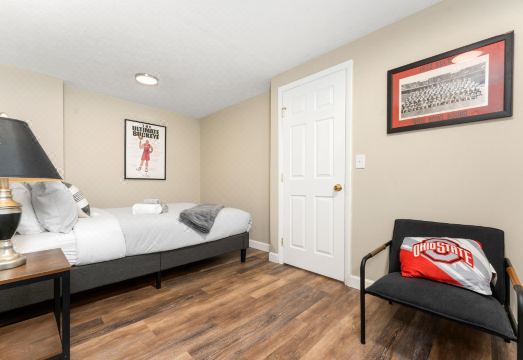 Private Entrance and Nearby Entertainment - Cheerful Modern HavenHotel Overview