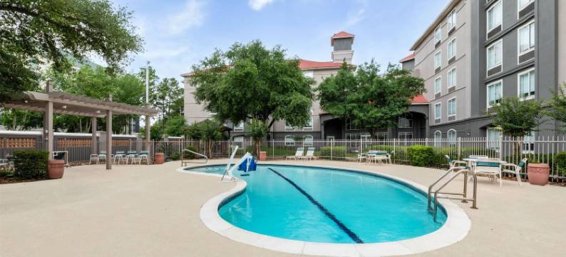 休斯顿布什IAH南拉昆塔温德姆套房酒店(La Quinta Inn & Suites by Wyndham Houston Bush IAH South)图片