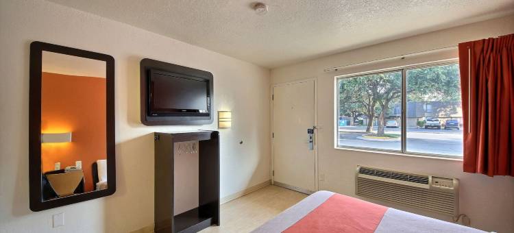 德克萨斯圣马科斯 6 号汽车旅馆(Motel 6 San Marcos, TX)图片