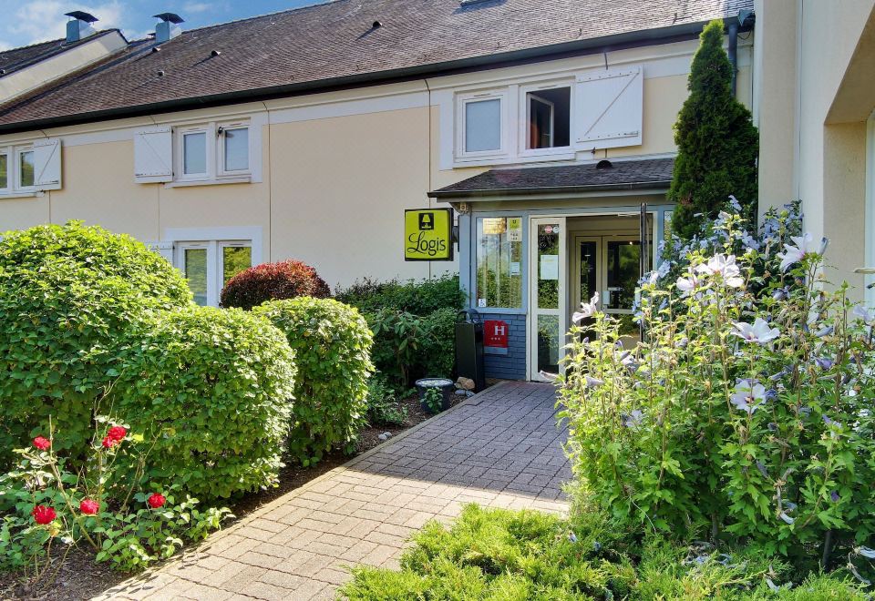 Logis Hôtel Angers Sud Hotel Overview