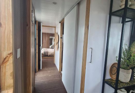 Elephant Lodge Hotel Overview